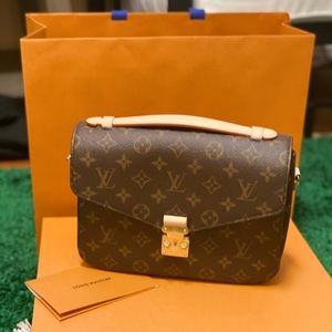 AUTHENTIC Louis Vuitton Pochete Métis